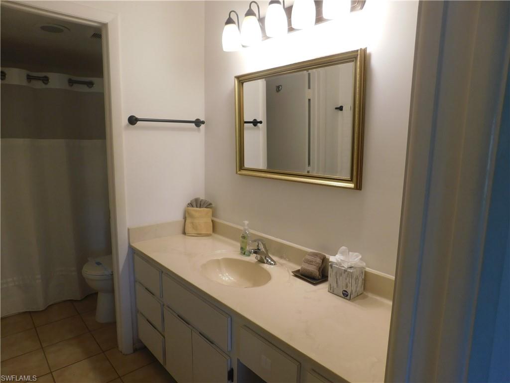 ADMIRALTY YACHT & RACQUET CLUB - Residential