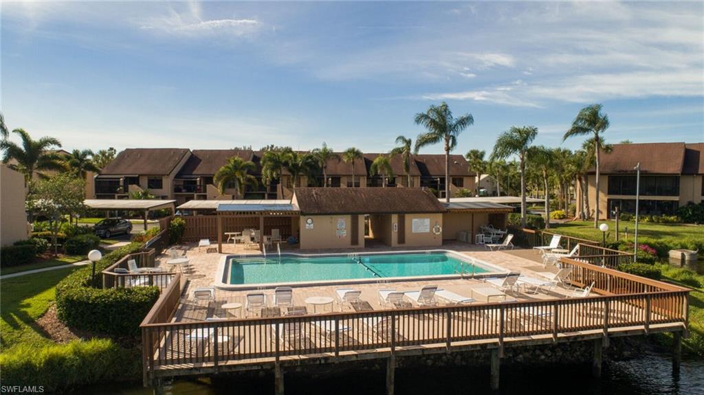 ADMIRALTY YACHT & RACQUET CLUB - Residential