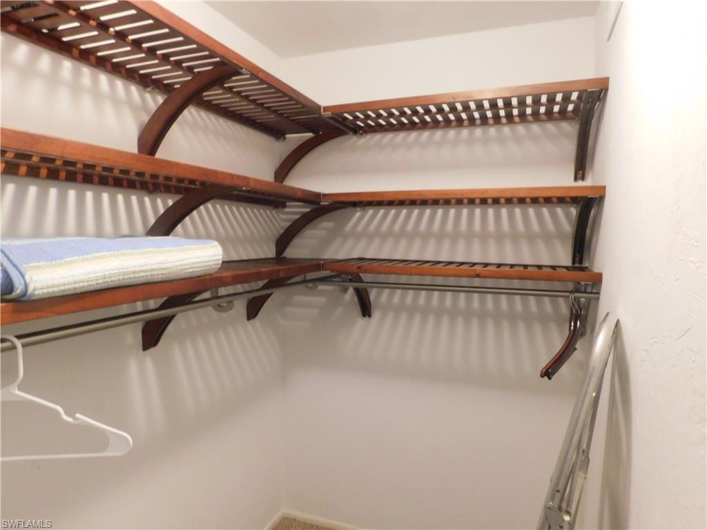 ADMIRALTY YACHT & RACQUET CLUB - Residential