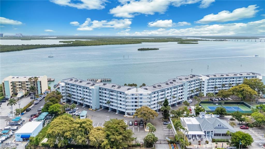 RIVERSIDE CLUB - Residential