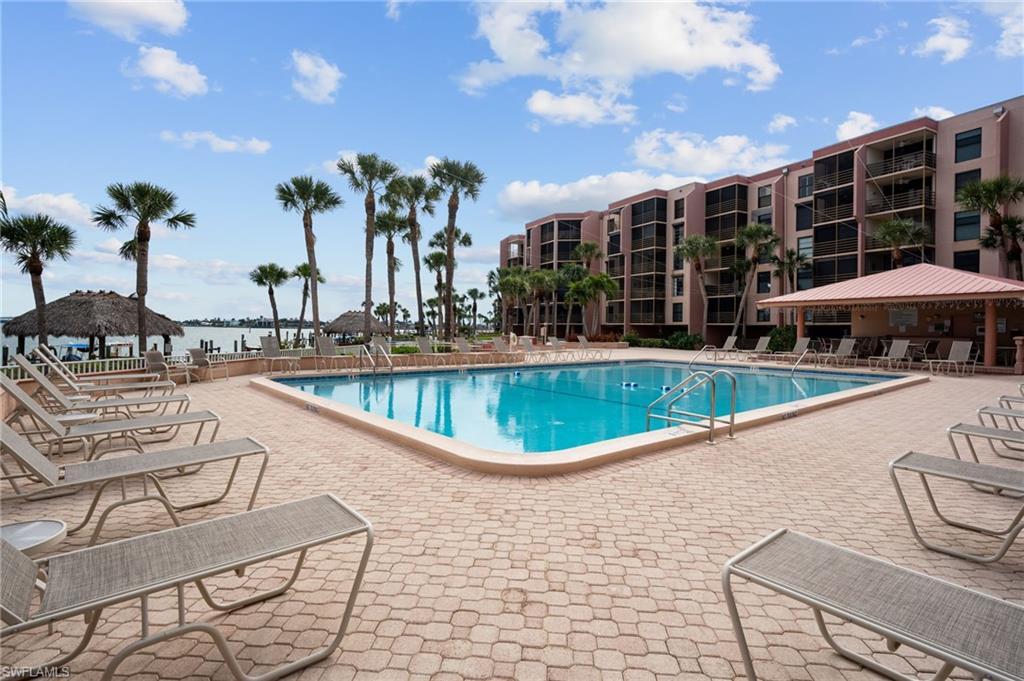 RIVERSIDE CLUB - Residential