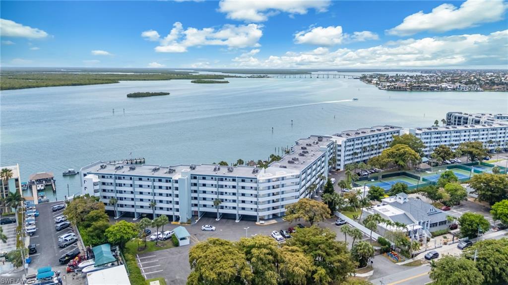 RIVERSIDE CLUB - Residential