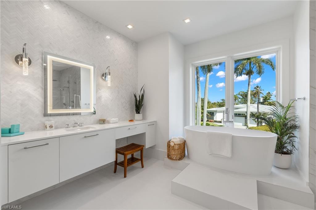 ROYAL HARBOR - Residential