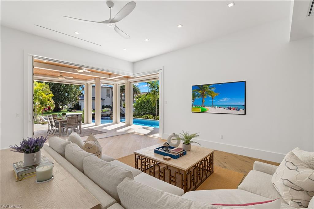 ROYAL HARBOR - Residential