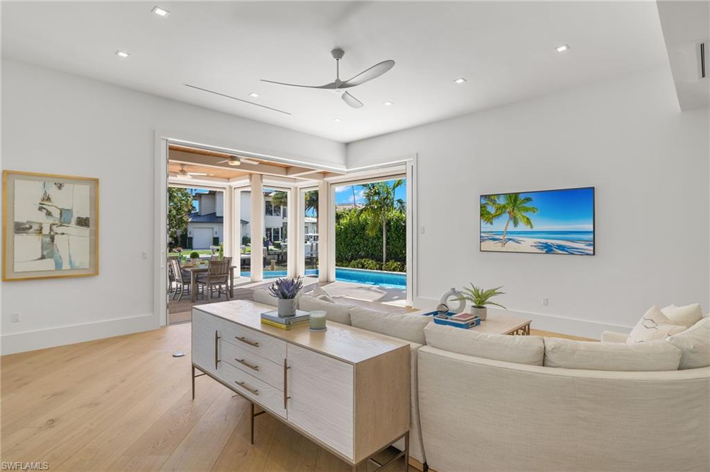 ROYAL HARBOR - Residential