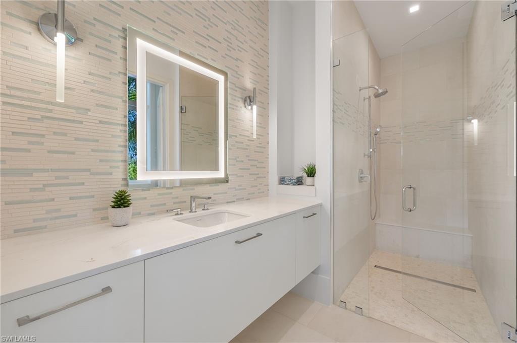 ROYAL HARBOR - Residential