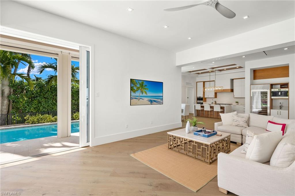 ROYAL HARBOR - Residential