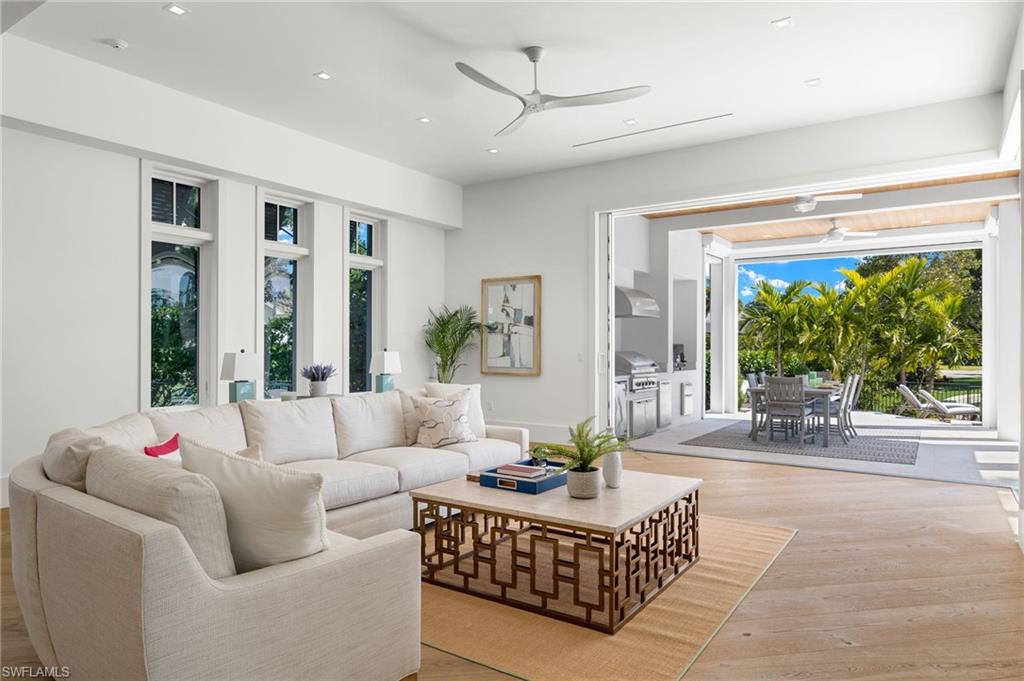 ROYAL HARBOR - Residential