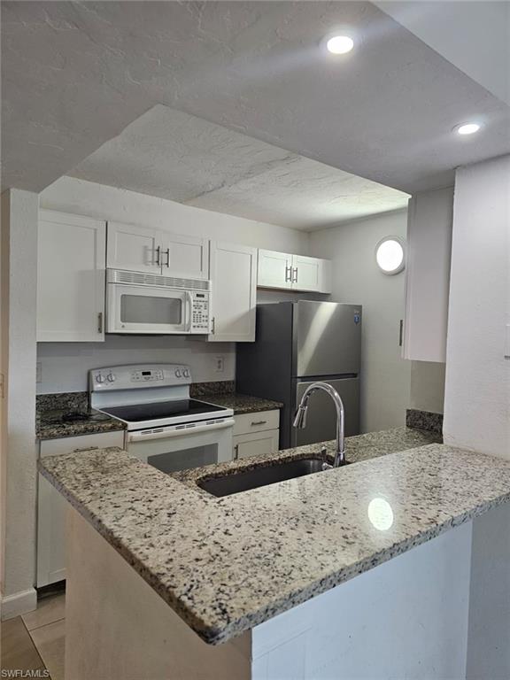 GRANADA LAKES - Residential Lease