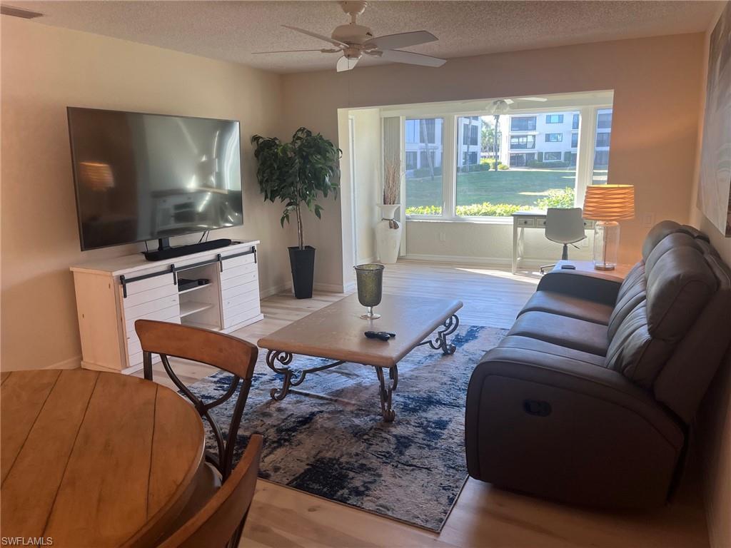 SEVEN LAKES - Residential