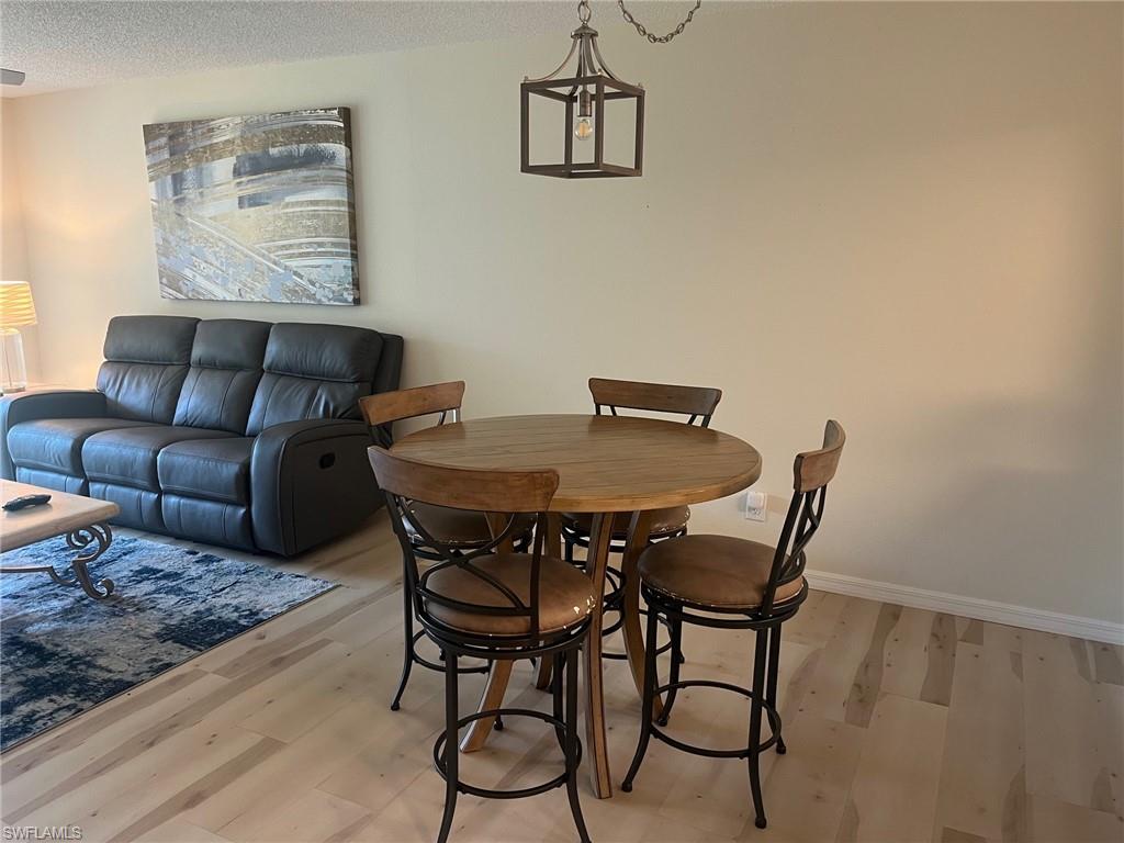 SEVEN LAKES - Residential