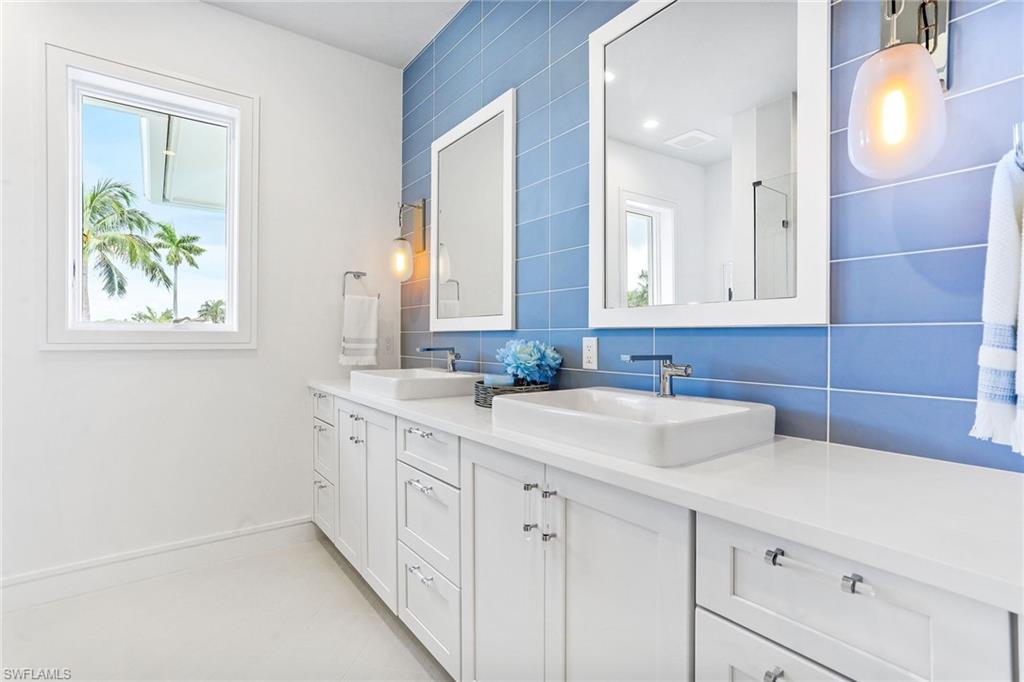 ROYAL HARBOR - Residential