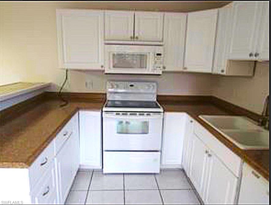 PARKWOODS TOWNHOUSE COMMUNITY - Residential