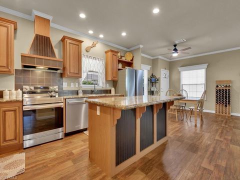23 Chateau WAY NAPLES FL 34112