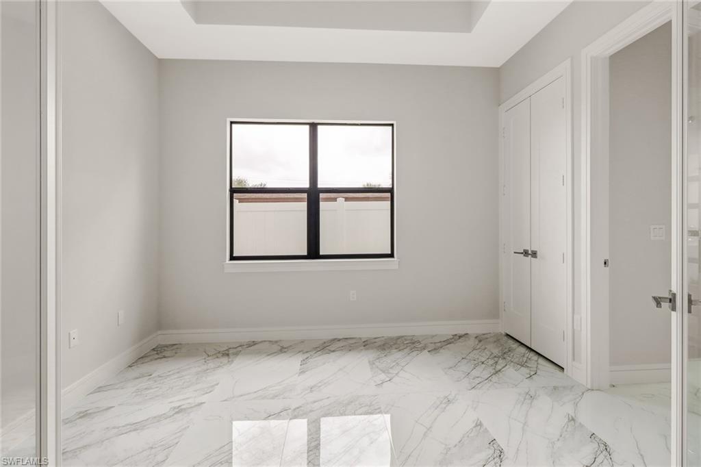 NAPLES PARK - Residential