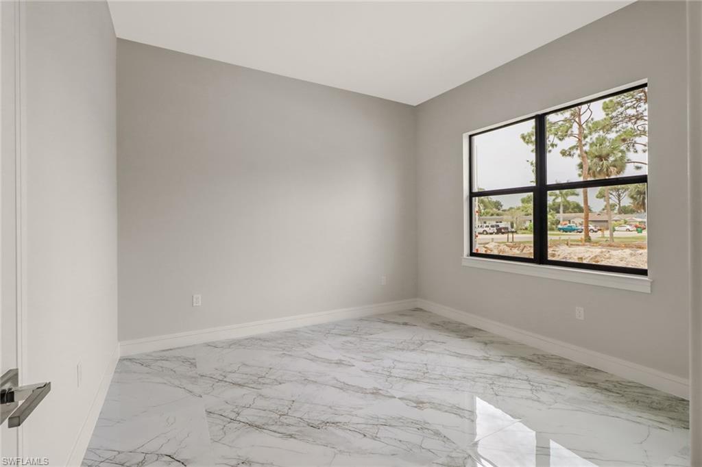 NAPLES PARK - Residential