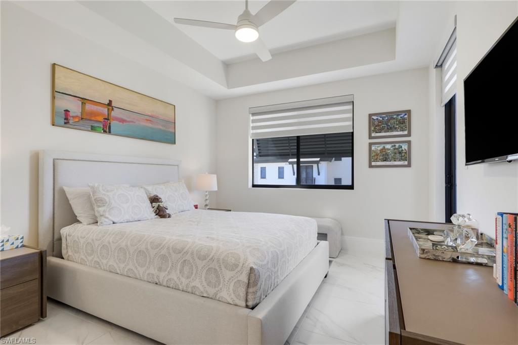 NAPLES SQUARE - Residential