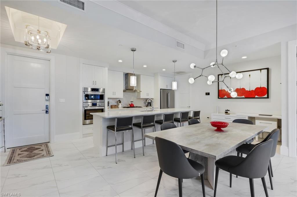 NAPLES SQUARE - Residential