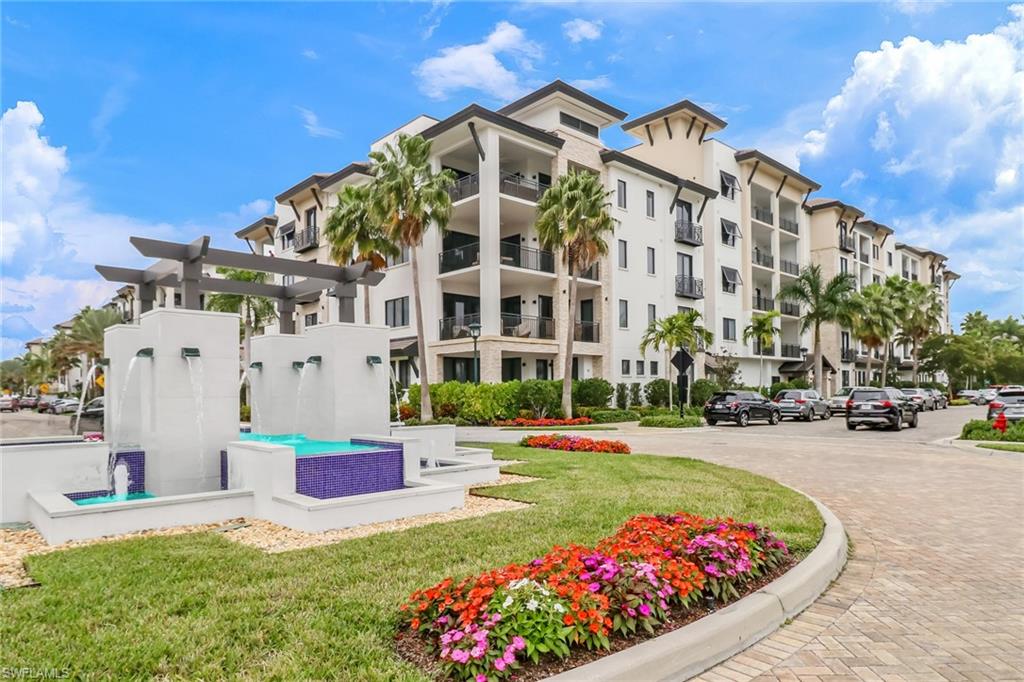 NAPLES SQUARE - Residential