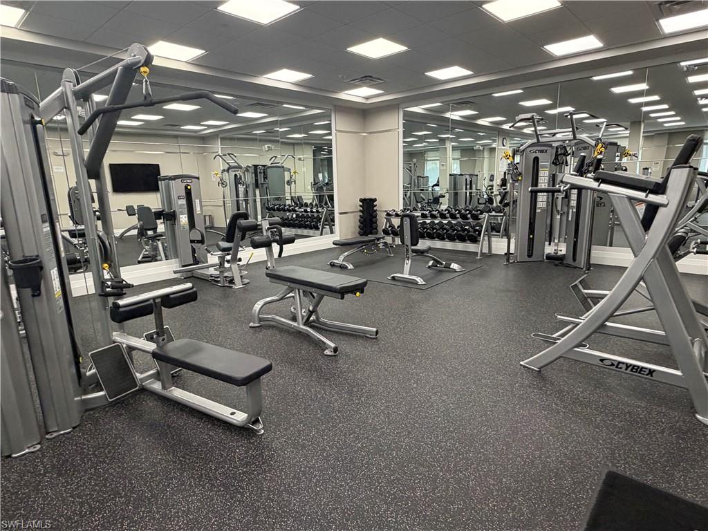 NAPLES SQUARE - Residential