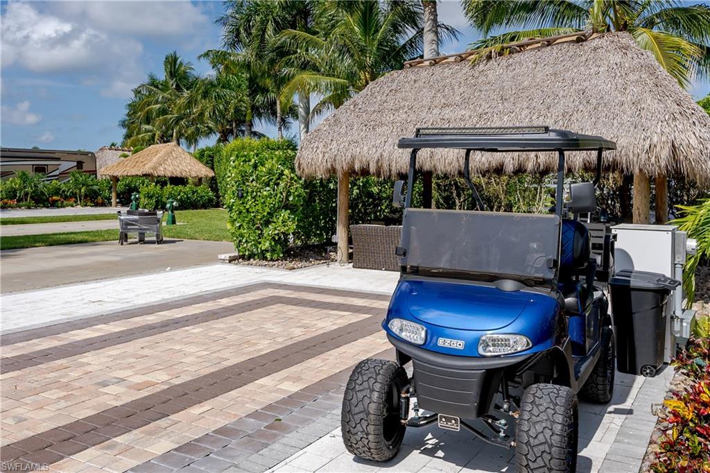 NAPLES MOTORCOACH RESORT - Land