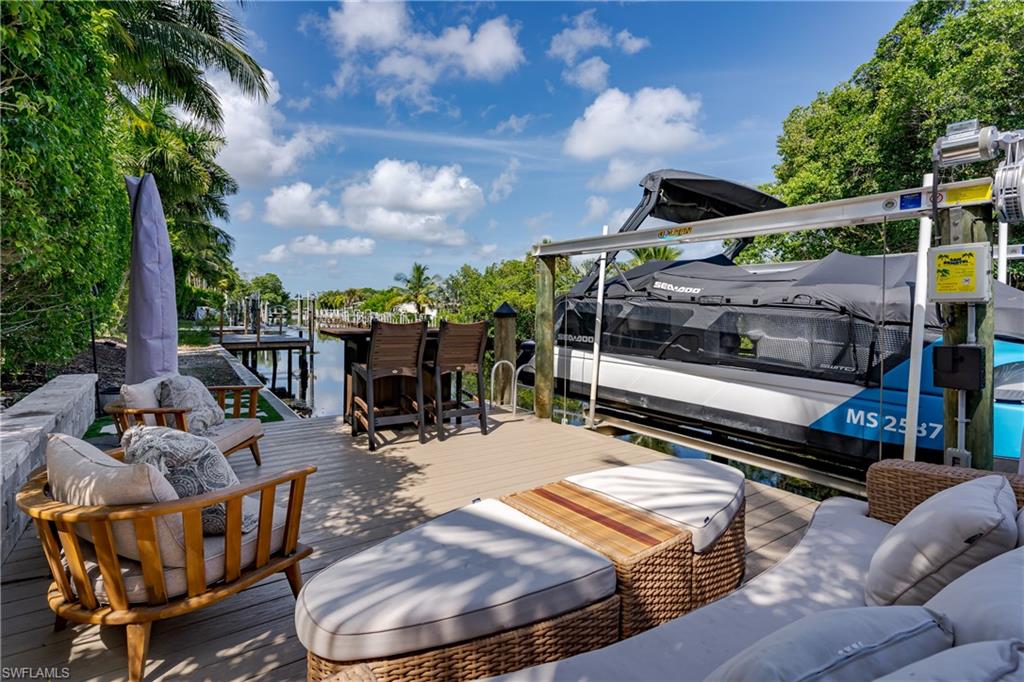 NAPLES MOTORCOACH RESORT - Land