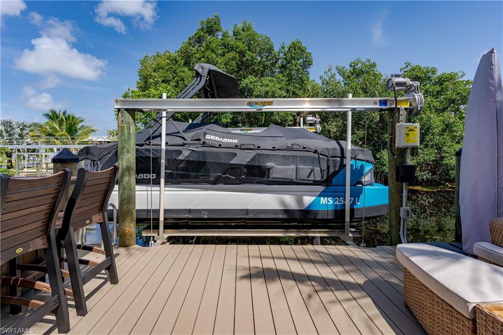 NAPLES MOTORCOACH RESORT - Land