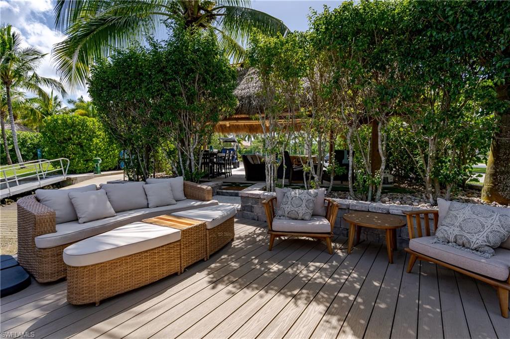 NAPLES MOTORCOACH RESORT - Land