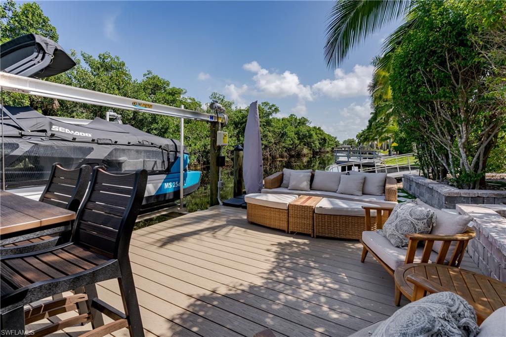 NAPLES MOTORCOACH RESORT - Land