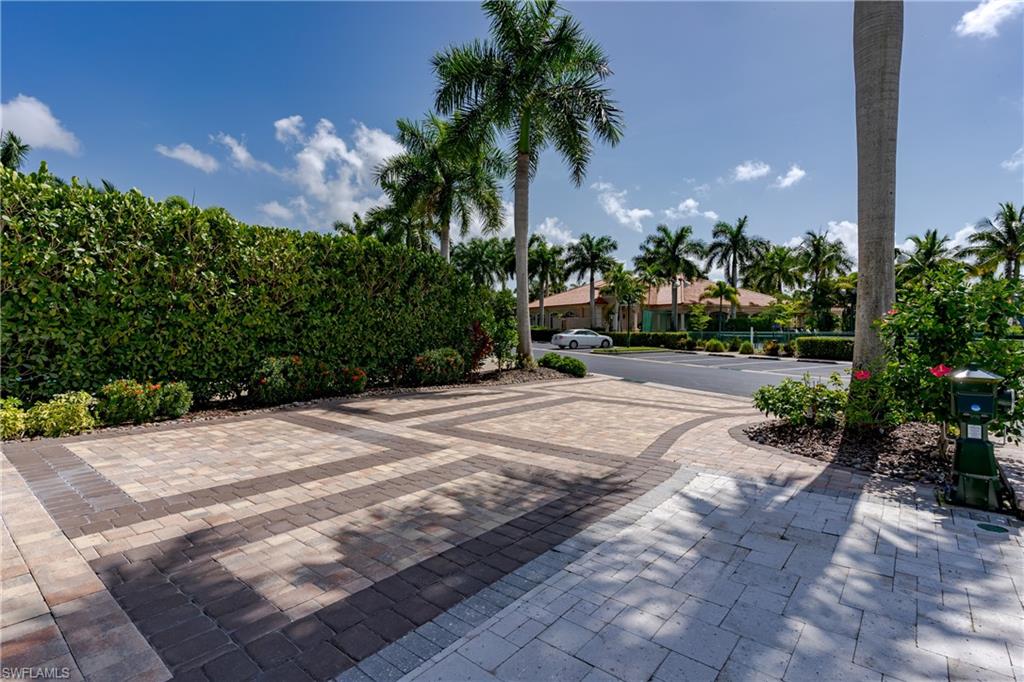 NAPLES MOTORCOACH RESORT - Land