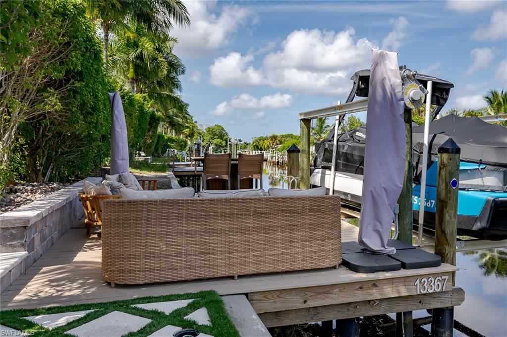 NAPLES MOTORCOACH RESORT - Land