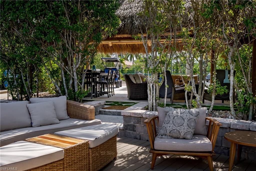 NAPLES MOTORCOACH RESORT - Land