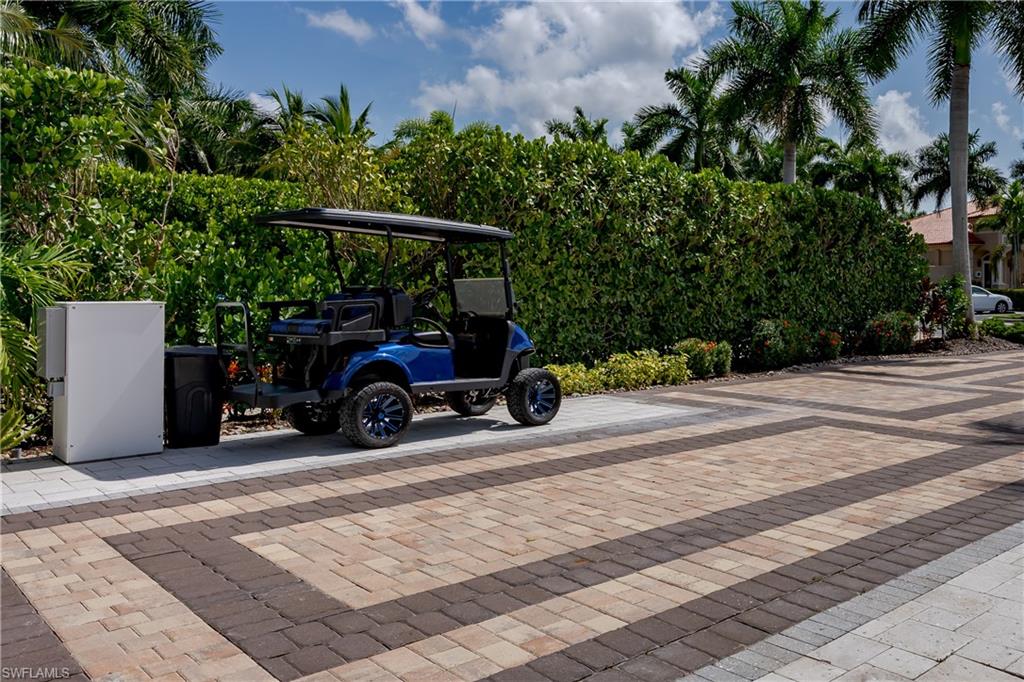 NAPLES MOTORCOACH RESORT - Land