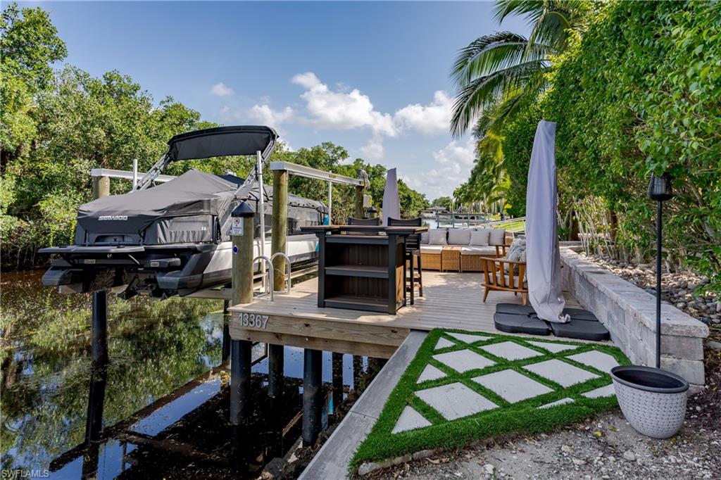 NAPLES MOTORCOACH RESORT - Land