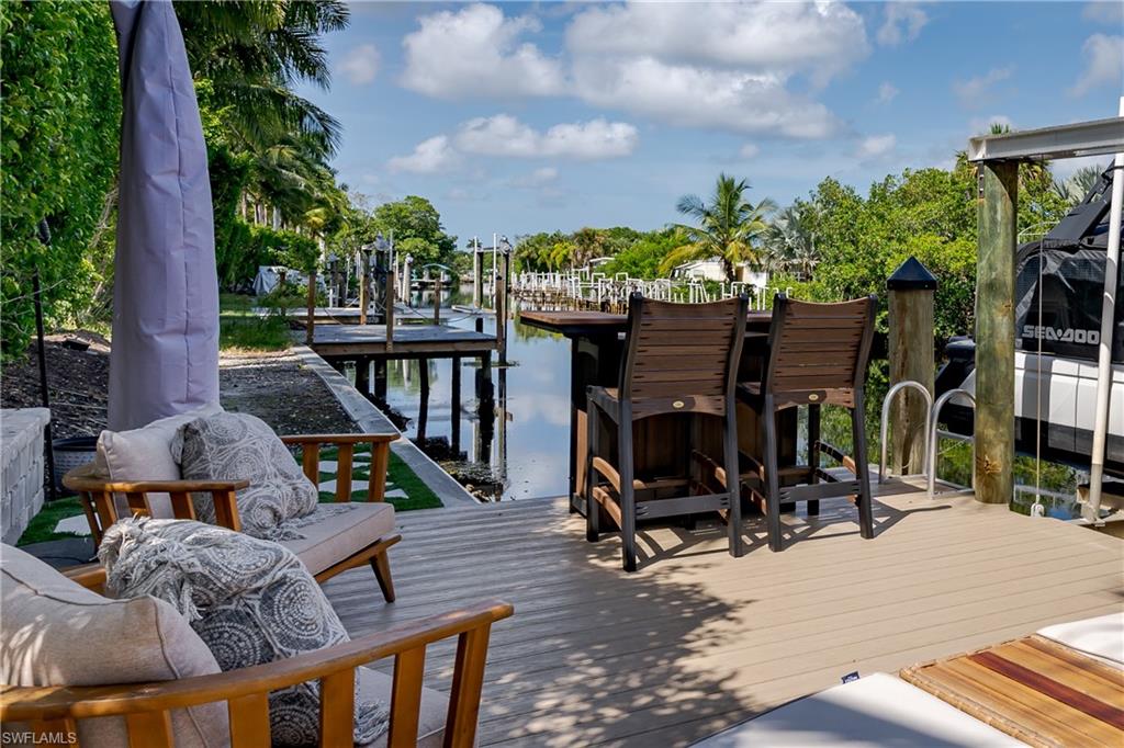 NAPLES MOTORCOACH RESORT - Land