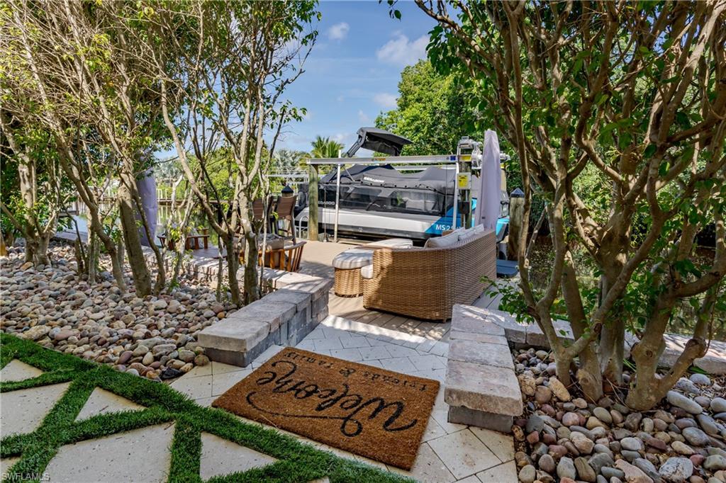 NAPLES MOTORCOACH RESORT - Land