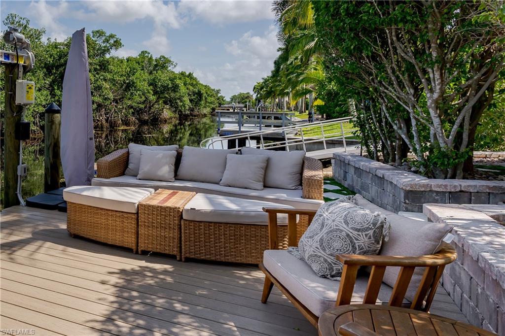 NAPLES MOTORCOACH RESORT - Land