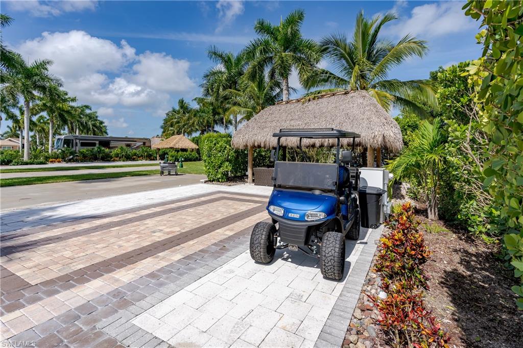 NAPLES MOTORCOACH RESORT - Land