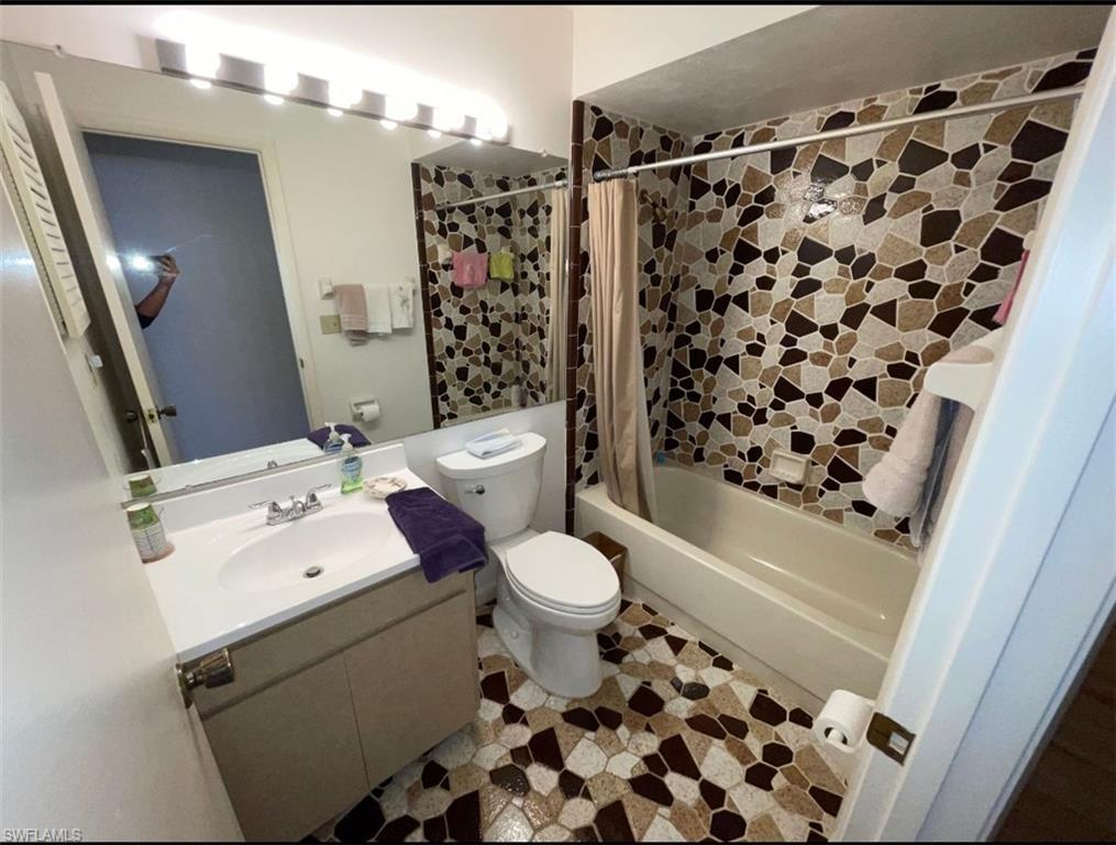 WOODCREST VILLAGE - Residential