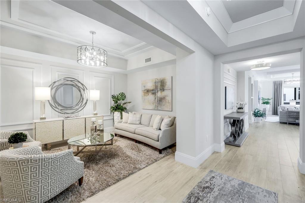 NAPLES SQUARE - Residential