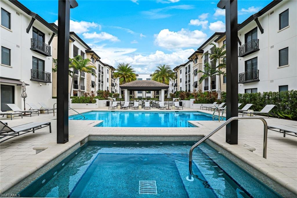 NAPLES SQUARE - Residential