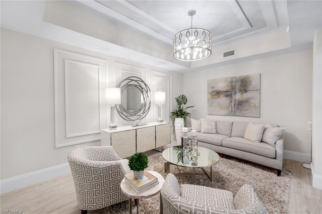 NAPLES SQUARE - Residential