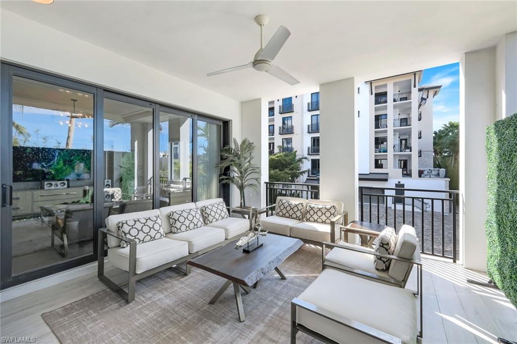 NAPLES SQUARE - Residential