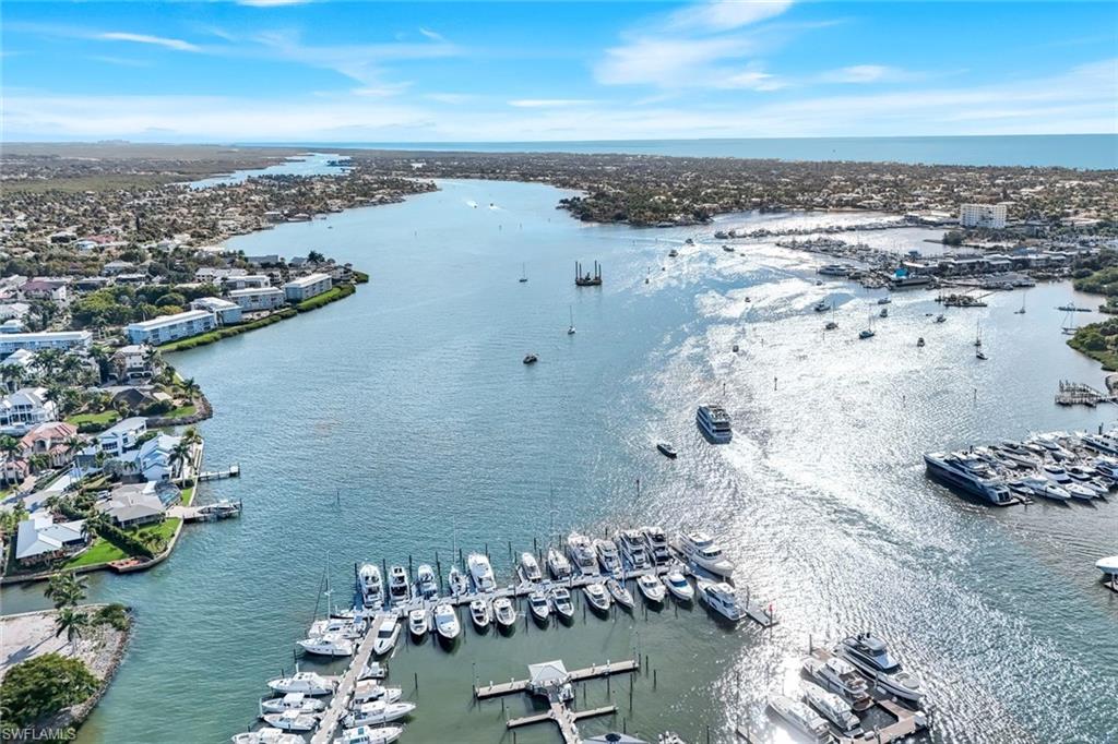 NAPLES SQUARE - Residential