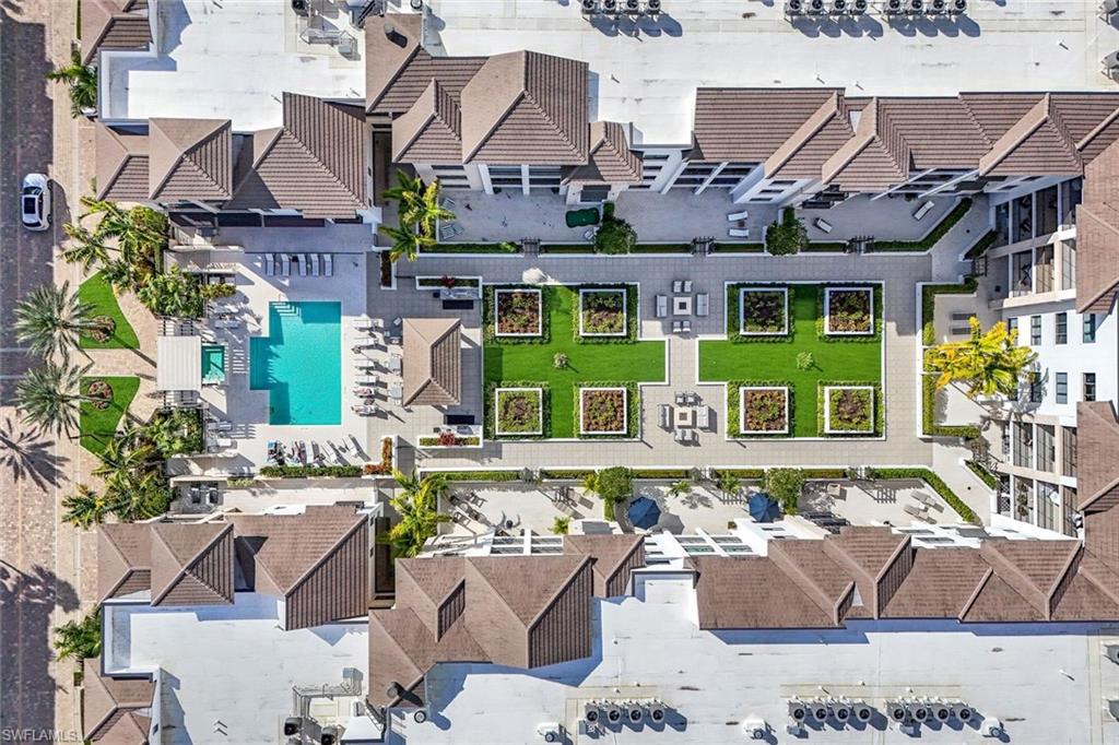 NAPLES SQUARE - Residential