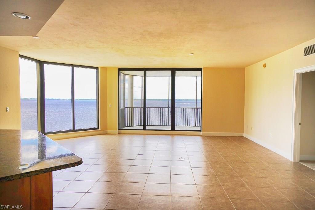 PARKSIDE CONDO - Residential