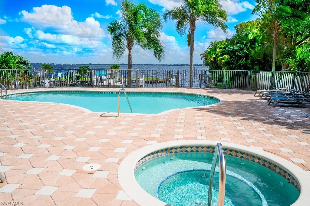 PARKSIDE CONDO - Residential