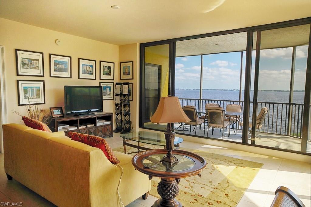 PARKSIDE CONDO - Residential