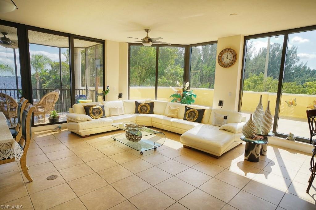 PARKSIDE CONDO - Residential