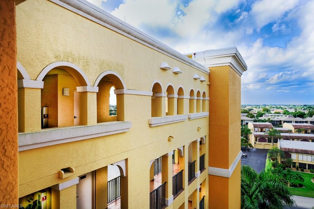 PARKSIDE CONDO - Residential